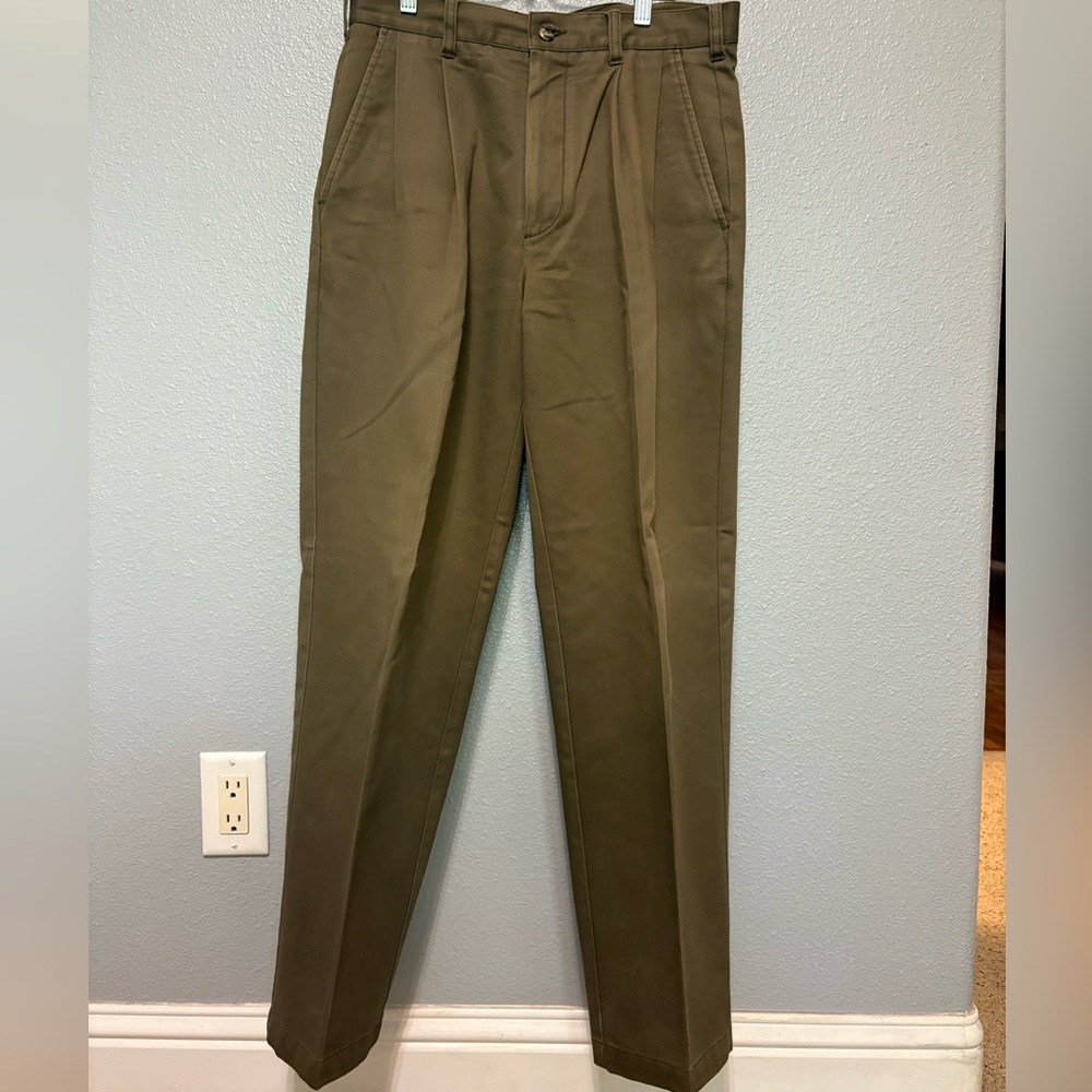 Cambridge Classics brown men’s dress pants in the size 32 x 32